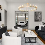 Luxe Getaway With Hot Tub