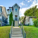 Walk To 12 South Getaway With Outdoor Dining!