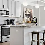 Luxurious Downtown-2 Bed 2 Bath Corner 2m * Nashville