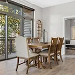 Luxurious Downtown-2 Bed 2 Bath Corner 2m *