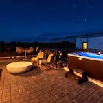 Holiday home Rooftop Hot Tub Fire Pit 6br Near Broadway *