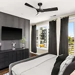 Holiday home 2 Adjacent Luxury Homes Rooftop Decks & Game *