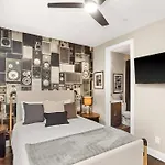 Holiday home 2 Adjacent Luxury Homes Rooftop Decks & Game Nashville