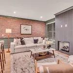 Holiday home New 2 Luxe Townhomes With Rooftops Sleeps 24