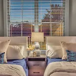 New 2 Luxe Townhomes With Rooftops Sleeps 24 Nashville
