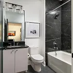Holiday home Rooftop Hot Tub Fire Pit 6br Near Broadway *
