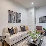 Lofts At 30th - Modern Life - Mins To Broadway Holiday home *