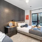 Holiday home Hyve-retro Modern-full Gym-walk To Broadway
