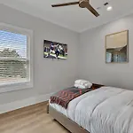 Holiday home Double Treble - 2 Townhomes - Private Rooftops