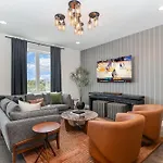 Rhythm Row - Rooftop Hot Tubs - Mins To Broadway