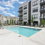 Reverb - Odyssey - Pool & Gym - Heart Of Midtown