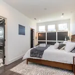 Broadway Breeze Escape Modern Comfort *