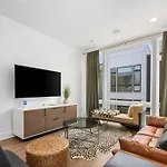 Emerald Overlook - Skyline Views & Rooftop Patio Holiday home Nashville