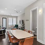 Chic Near Downtown Sleeps 14 * Nashville