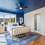 Walk & Bike-stunning Natural Light! 13 Mins To Downtown *