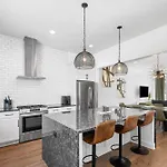 Emerald Overlook - Skyline Views & Rooftop Patio Holiday home Nashville