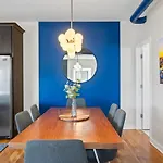 Walk & Bike-stunning Natural Light! 13 Mins To Downtown *