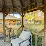 Music-themed Family Home! 13 Mi To Dtwn Holiday home