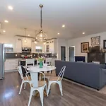 Holiday home Broadway Breeze Escape Modern Comfort