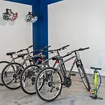 Walk & Bike-stunning Natural Light! 13 Mins To Downtown
