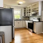 Holiday home New Listing The Playhouse With Games &