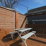 Broadway Breeze Escape Modern Comfort Nashville