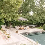 Historic Gem 4 Bedroom With Pool, Walk To All Hotspots