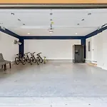 Walk & Bike-stunning Natural Light! 13 Mins To Downtown Holiday home