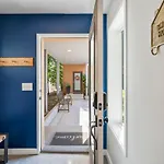 Walk & Bike-stunning Natural Light! 13 Mins To Downtown Holiday home