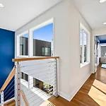 Holiday home Walk & Bike-stunning Natural Light! 13 Mins To Downtown
