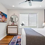 Walk & Bike-stunning Natural Light! 13 Mins To Downtown Holiday home Nashville