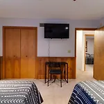Holiday home New Playground Hot Tub Games And Broadway Buzz *