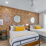 Oasis At The Muse Modern 2br With Balcony & Rooftop Views *