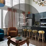 Stylish Boho Courtyard Loft With King Beds In 12S At 1 Of 7 Themed Lofts At Cowrite, Find Coffee And Tacos Downstairs, Complimentary Spin Class, Walk To Shopping In 12 South, 10 Minutes To Broadway, Parking, 24 Hr Hospitality