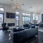 121 Hotel By Avantstay