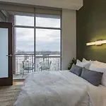 Artsy Extended Retreat Downtown Holiday home Nashville