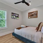 Bass - Private Rooftop - 8 Mins To Broadway Holiday home Nashville