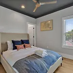 Tenor - Private Rooftop - 8 Mins To Broadway