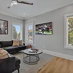 Holiday home Ensemble-4 Unit Combo-8 Mins To Broadway Nashville