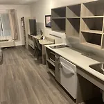 Hotel Woodspring Hermitage - Airport 3*