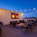 Daydream At The Gulch - Rooftop Movies With A View Holiday home *