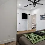 Holiday home Spacious - 2 Homes, 15 Guests