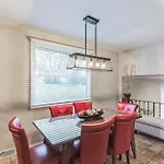 Holiday home Luxurious 4br Pet Friendly