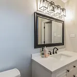 Luxurious 4br Pet Friendly Holiday home