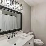 Holiday home Luxurious 4br Pet Friendly *