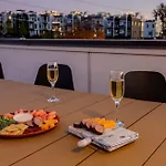 Luxury - The Gulch - Private Rooftop Holiday home