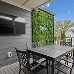 New Nash Modern Luxurious Space W Rooftop Views