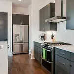 Luxury - The Gulch - Private Rooftop *