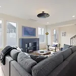 Holiday home The Ashford - Brand New Gem Walk To Weho *