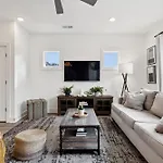New Nash Modern Luxurious Space W Rooftop Views Nashville